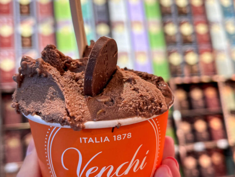 What to eat in Venice, Italy? There are so many local specialties to try, but avoiding tourist traps is tricky. This food guide describes Venetian cuisine, local food to try and what restaurants are worth visiting.